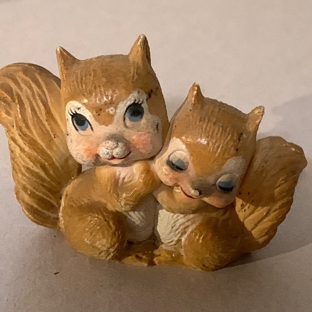 Small squirrel ornament, decor, accent piece, Knick knack, 1 3/4”